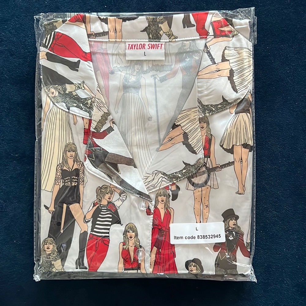 Taylor Swift Red Pajamas size L